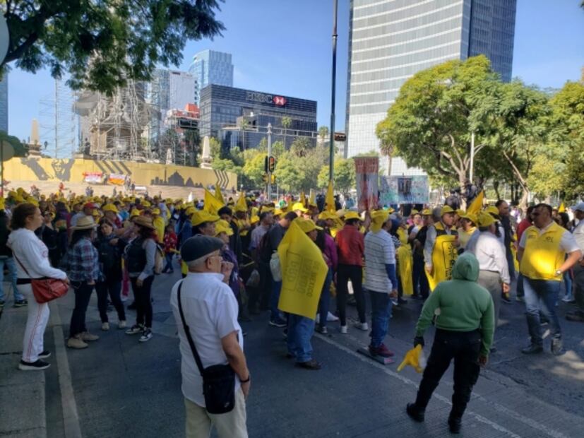 Se concentran en el Ángel de la Independencia por marcha "anti-AMLO"