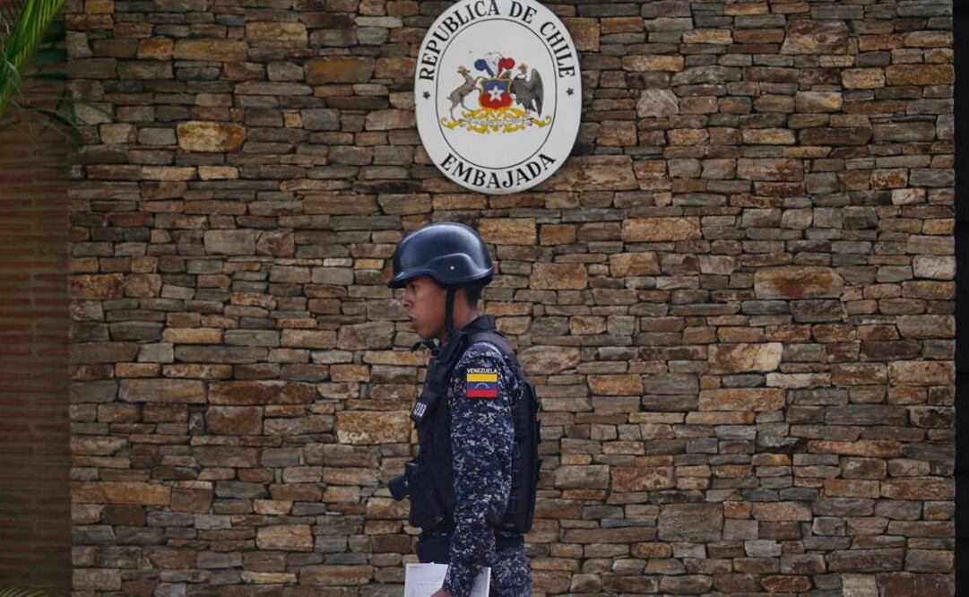 Aspecto de la embajada de Chile en Caracas . Foto: AP