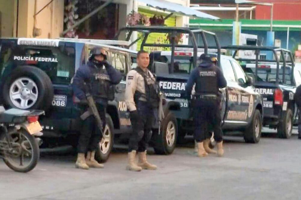 Los uniformados se suman a agentes federales y estatales en Tierra Blanca (PATRICIA MORALES. EL UNIVERSAL)
