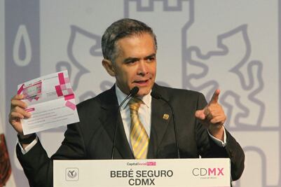 Llama Mancera a abrir expediente de talud