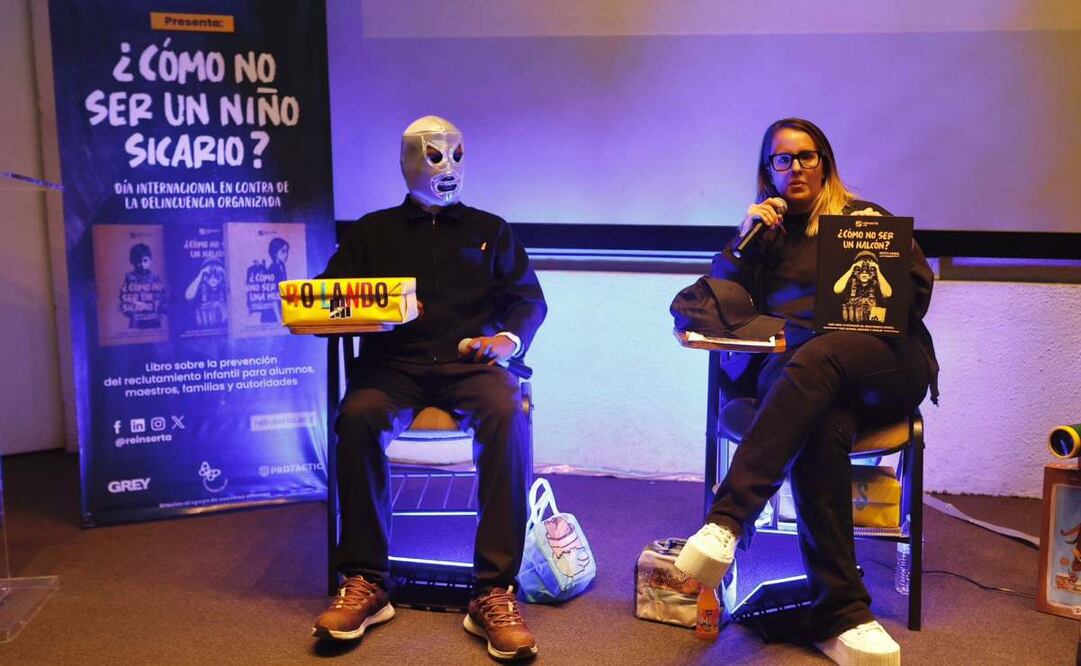 Saskia Niño de Rivera y la organización Reinserta presentan el manual "¿Cómo no ser un sicario?" en el Museo del Papalote este lunes 10 de noviembre de 2025. Foto: Berenice Fregoso/ EL UNIVERSAL