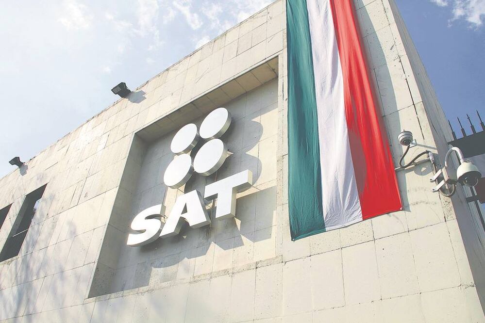 En septiembre de 2018 había 35 mil 660 trabajadores en el SAT; al cierre de junio de 2019 quedaban 32 mil 879 funcionarios. Foto/Archivo El Universal