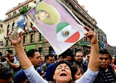 Fiesta a las afueras de Bellas Artes