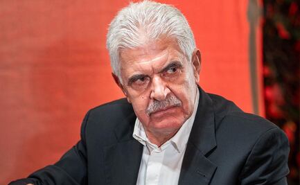 Se calentó el Tuca Ferretti, pero... ¿con el bar o con su misterioso acompañante?