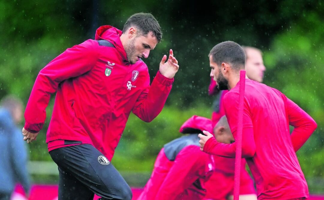 Tras un breve bache goleador, Giménez anotó en la Erediviste. Foto: Club Feyenoord