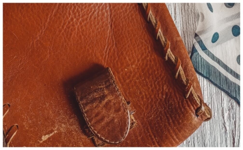 Truco para reparar la piel falsa de chamarras y bolsas