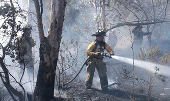 Se registra incendio forestal en Atizapán de Zaragoza; Protección Civil y Bomberos realizan labores de enfriamiento