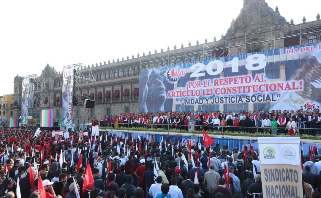 Diversos sindicatos independientes participaron en la conmemoración del 1 de Mayo en el Zócalo. Foto: Lucía Godínez/El Universal