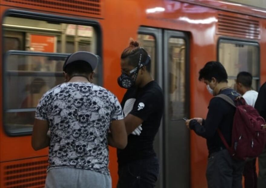 Así se ve en fotos y video el Metro con cubreboca obligatorio