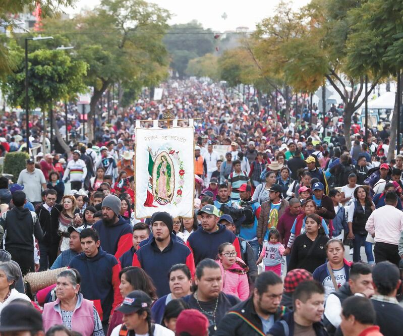 Muchos feligreses llevan hasta 30 años acudiendo a las peregrinaciones a pie desde Puebla, por devoción. Foto: DIEGO SIMÓN SÁNCHEZ. EL UNIVERSAL