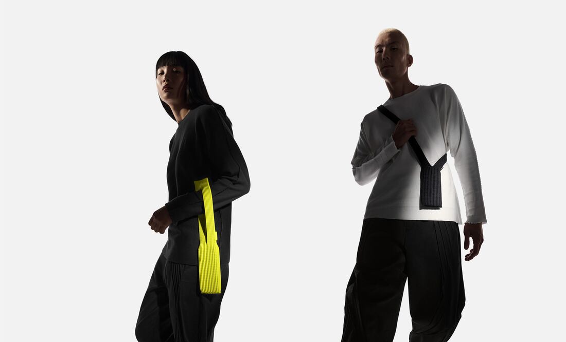 El iPhone Pocket de Apple e Issey Miyake une moda y tecnología en un diseño que transforma el smartphone en un accesorio de estilo. Foto: Especial. Apple