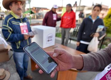 Corrigen problemas con la app en segundo día de consulta por el nuevo aeropuerto