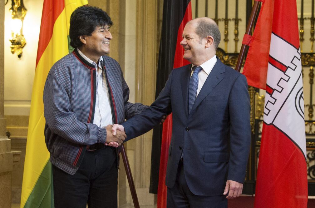 Promulgada, ley para reforma que permita reelección a Evo