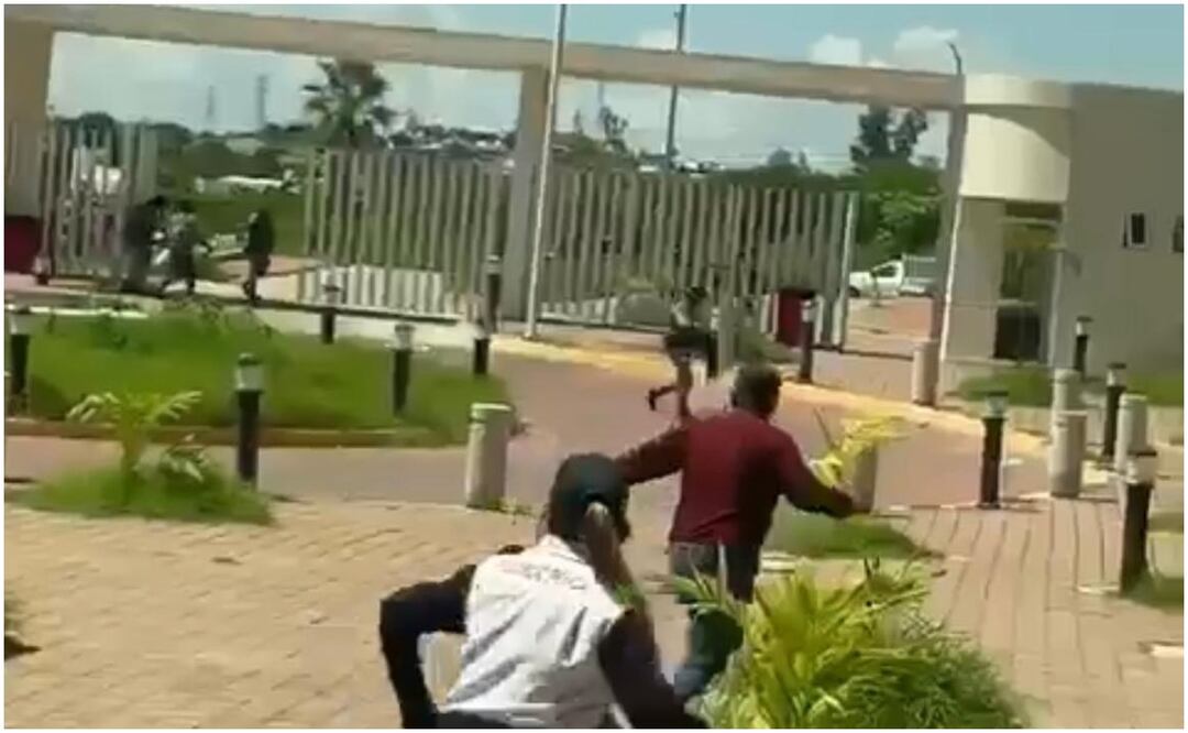 A través de un video divulgado, se escucha como una jovencita describe que personal militar sale corriendo de la institución médica hacia las calles de Sinaloa. Foto: Captura de video