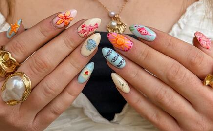 La manicura con diseño marino que te hará brillar en verano