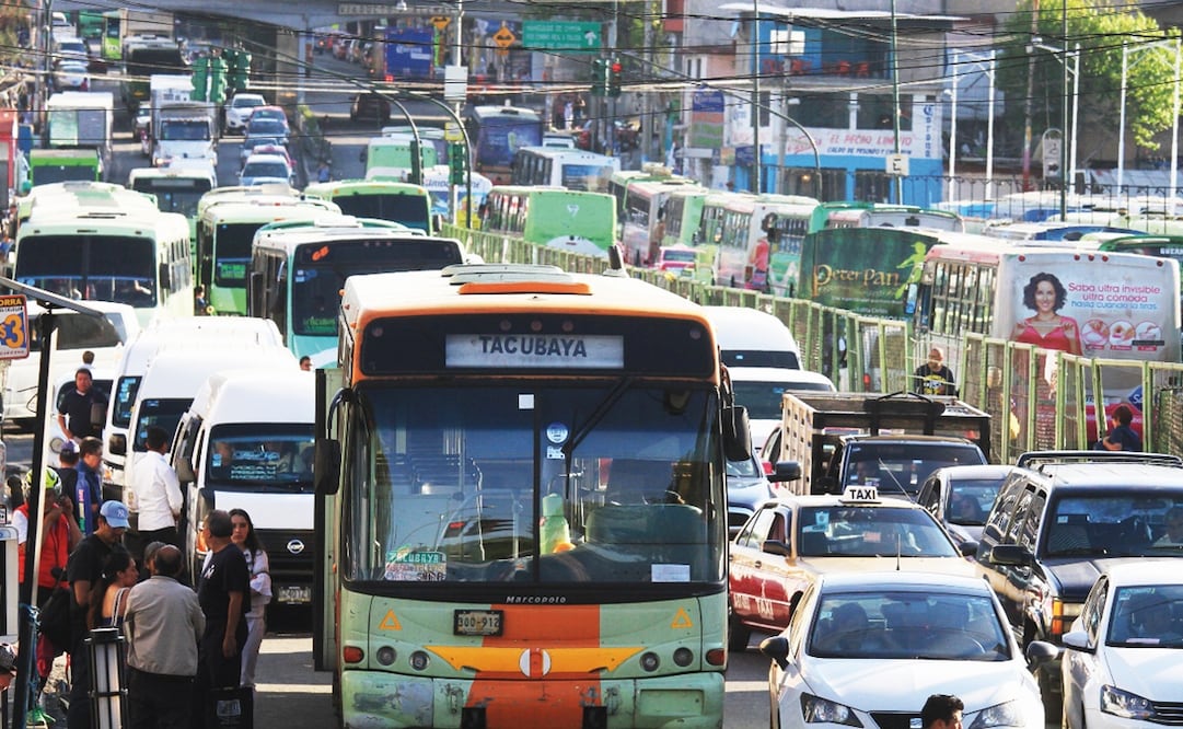 Autos con engomado rojo no circulan este miércoles, 28 de abril