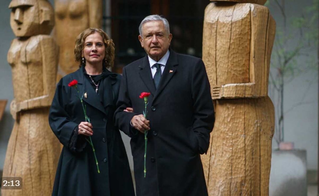 El presidente López Obrador dio un breve mensaje dentro del Palacio de La Moneda. Foto: captura de pantalla