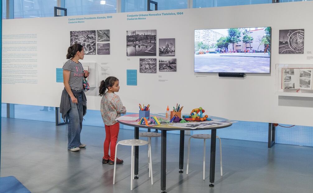 Recorrido por la exposición “A jugar espacios de juego en unidades habitacionales” en el Museo Nacional de la Vivienda. Foto: Yaretzy Osnaya/ EL UNIVERSAL.