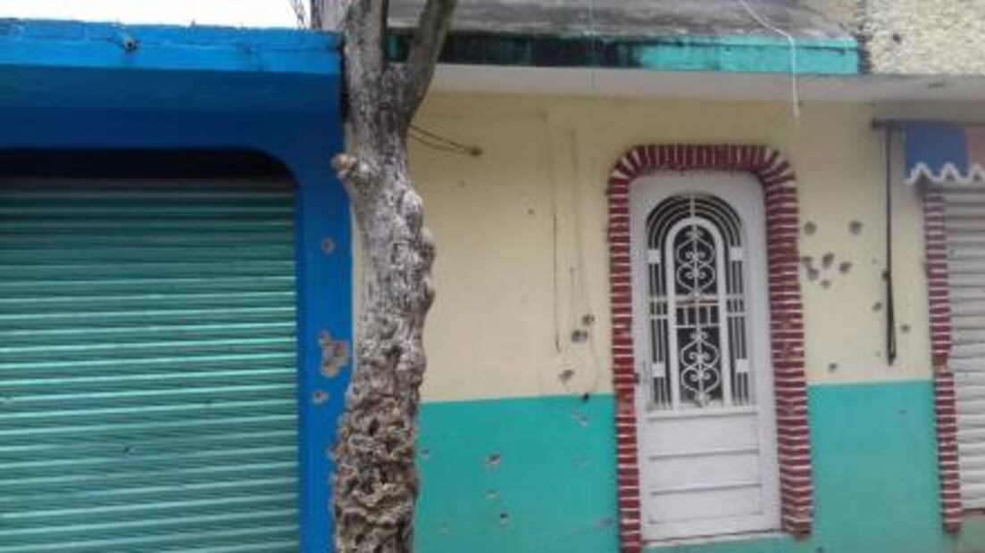 Ataca comando dos casas en Tlacotepec, Guerrero