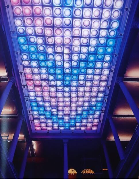 Un paisaje y un vitral: los últimos trabajos de Vicente Rojo para la CDMX