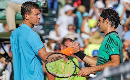 Federer vence a Berdych y avanza a semifinales de Miami
