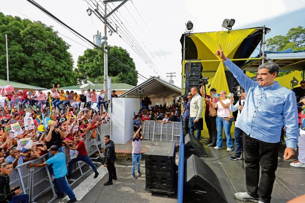 El presidente Nicolás Maduro en Barinas. En Venezuela, las ONG dedicadas a labores médicas, de auxilio a personas vulnerables, y de derechos humanos, han sido criminalizadas. Foto: de Zurimac Zampos. AFP