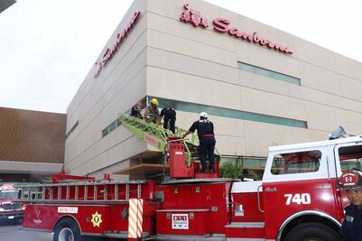 Sofocan incendio en tienda departamental en Mérida