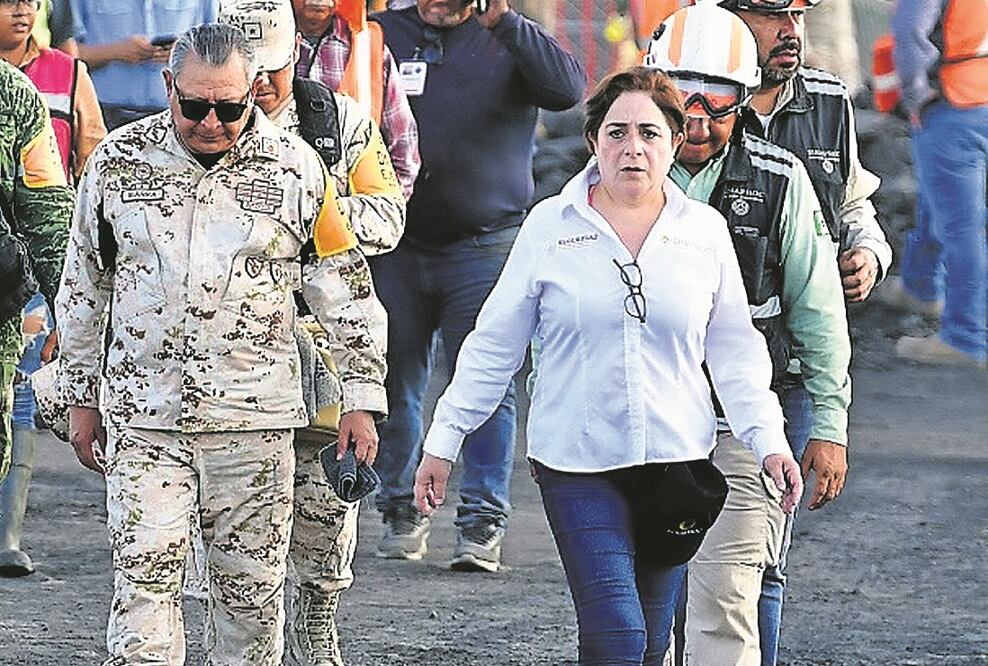 Laura Velázquez Alzúa, coordinadora nacional de Protección Civil, aseguró que continúa bajando el nivel del agua en los pozos.