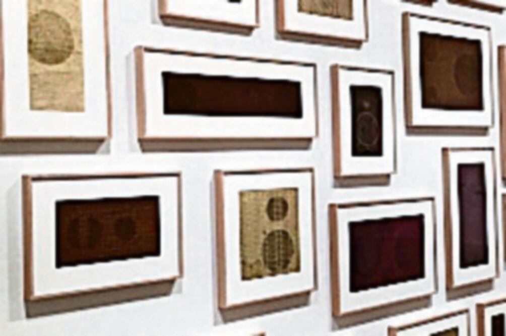 Inscripciones sonoras sobre tela estará hasta el 2 de septiembre (GABRIELDELAMORA.WORDPRESS.COM)