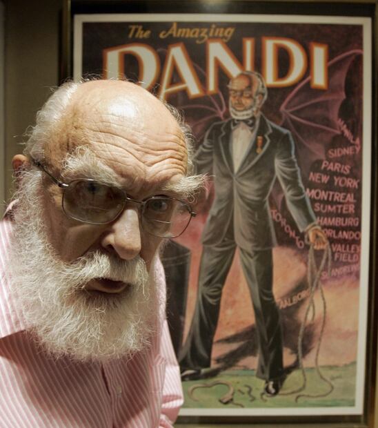Fallece el "Sorprendente Randi", el gran enemigo de los farsantes