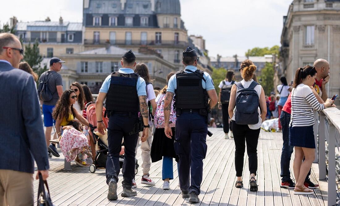 Efectivos de cuerpos de policía y gendarmería han reforzado con este motivo los habituales puestos de vigilancia aduanera, en una operación "inédita", indicó la Oficina Federal de Aduanas suiza. Foto: EFE
