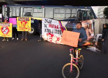 Protestan contra Maduro en San Lázaro