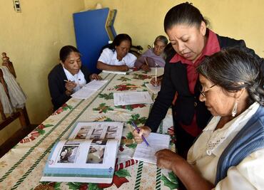 Señalan retos por brecha digital de género en el país