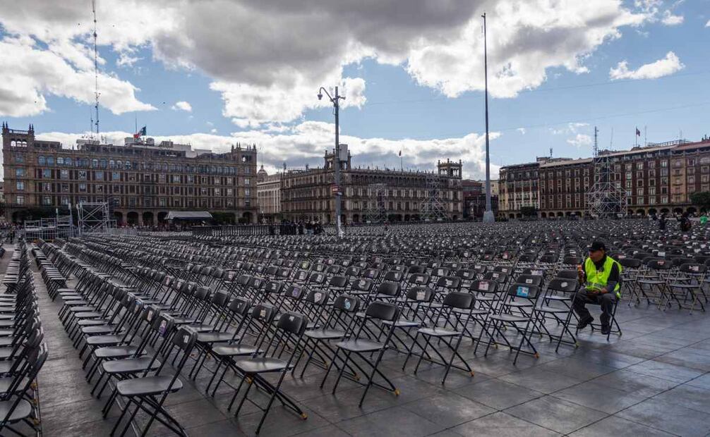 Aspectos del Zócalo previo al informe que dará la presidenta Claudia Sheinbaum por los 100 días. Foto: Yaretzy M. Osnaya/EL UNIVERSAL