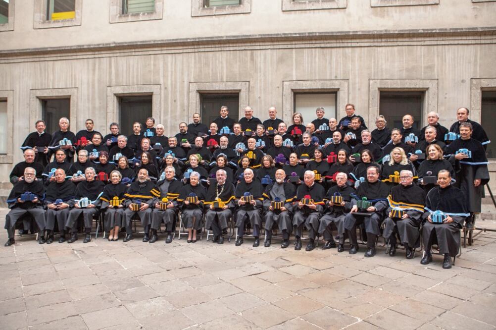 Entre los galardonados, Víctor García de la Concha, director honorario de la Real Academia de la Lengua Española, consideró un acto de soberbia levantar un muro entre México y Estados Unidos. (FOTOS: CAMILA MATA. EL UNIVERSAL)