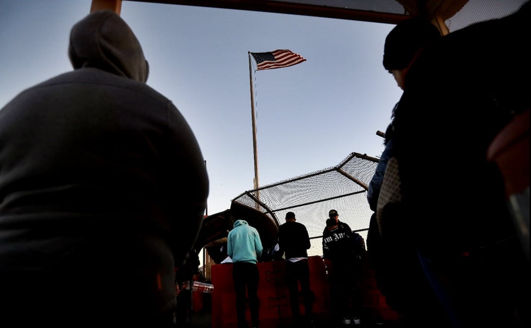 Un juez federal determinó que las restricciones impuestas a las solicitudes de asilo y permisos de trabajo eran ilegales. Foto: AP