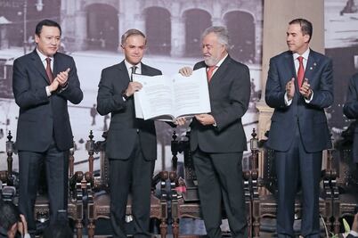Mancera promulga la Constitución de CDMX