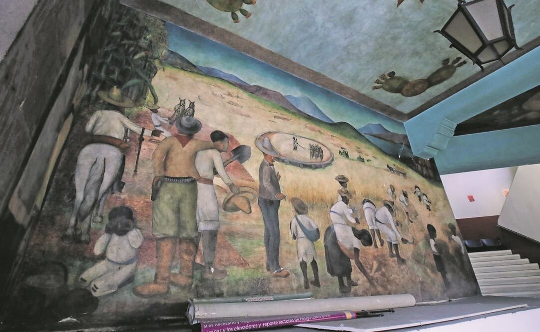 El mural Las labores del campo, de Ramón Alva Guadarrama, tiene una grieta que lo atraviesa en diagonal. Esta fue ocasionada por el terremoto de 2017. Foto: Fernanda Rojas / EL UNIVERSAL