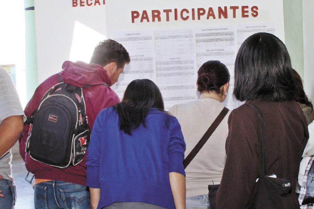 En descenso. De acuerdo con CitiBanamex, la generación de empleos acumulada entre enero y julio de 2019 es la más baja desde 2013. Foto: ARCHIVO.EL UNIVERSAL