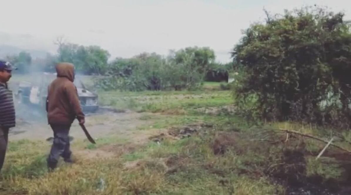 El enfrentamiento entre comuneros en Hidalgo dejó un saldo de una personas muerta y siete vehículos incendiados. (Foto: Especial)