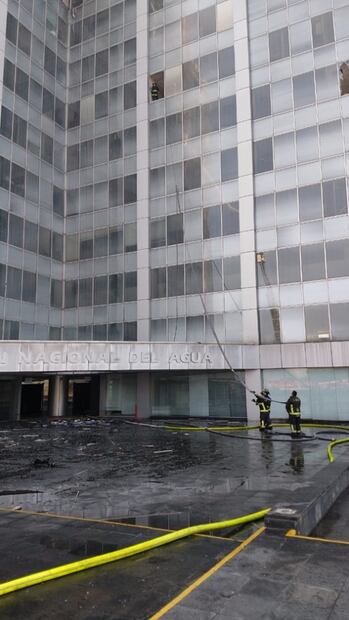 Así quedaron las oficinas de Conagua tras el incendio de hoy