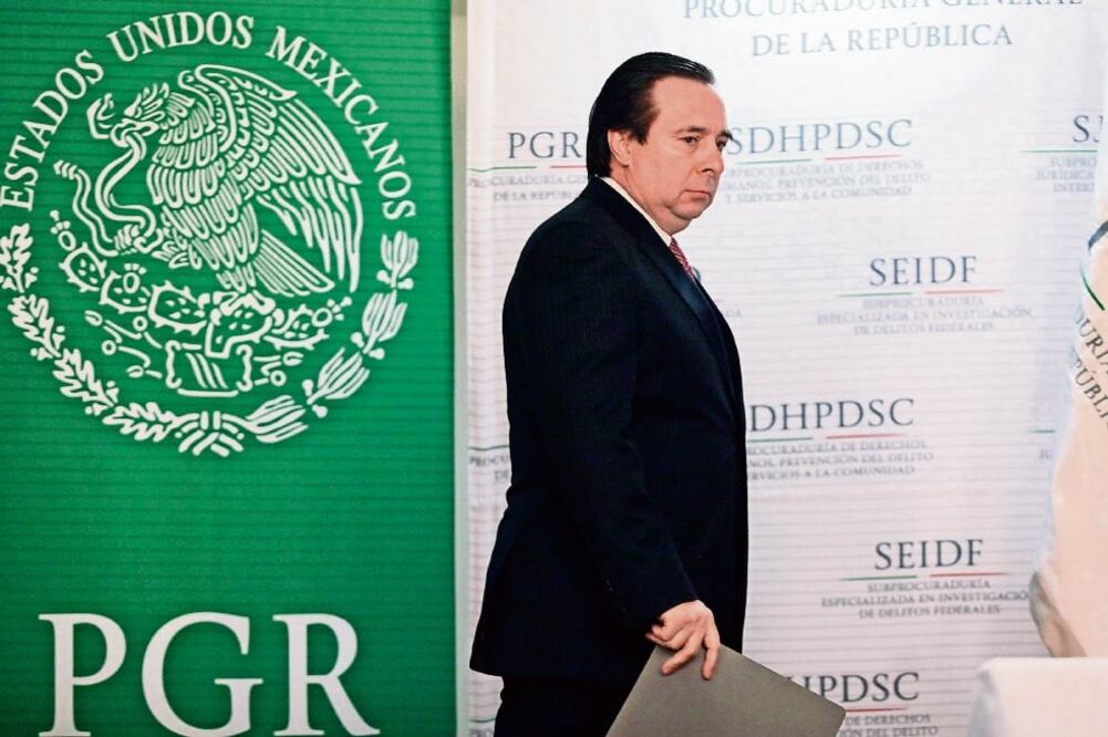 Tomás Zerón de Lucio, de acuerdo con fuentes ministeriales, aún enfrenta una investigación de la Visitaduría General de la PGR por presuntamente alterar la escena de un crimen y sembrar evidencias en el río San Juan (ARCHIVO EL UNIVERSAL)