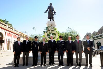 Rinden honores a héroes de la Independencia en Sonora