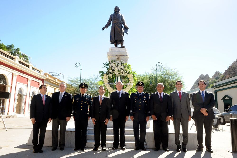 Rinden honores a héroes de la Independencia en Sonora