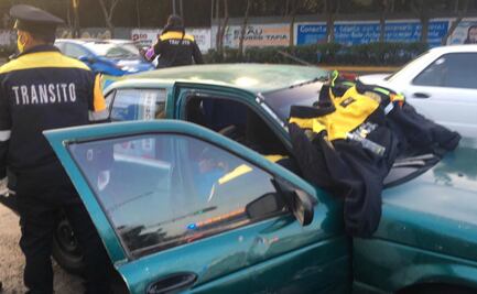 Elementos de tránsito de la SSC ayudan a mujer en labor de parto afuera del Hospital Siglo XXI 