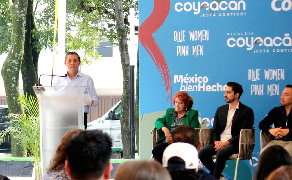 Al inaugurar la multicancha del Parque ‘Las Campanas’, ubicada en la colonia Campestre Churubusco, el alcalde reiteró su compromiso de continuar con la recuperación de espacios públicos. | Foto: Especial.