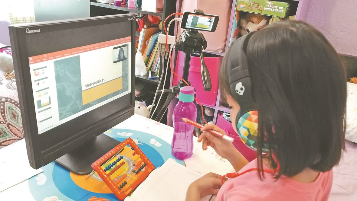 Menos de 60% de los alumnos mexicanos cuenta con computadora para trabajar en casa, reveló un estudio de la OCDE. Foto: ARCHIVO EL UNIVERSAL