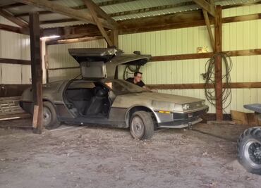 VIDEO: encuentran DeLorean abandonado con menos de 2 mil km