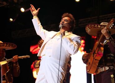 Juan Gabriel practicaba la orinoterapia, asegura médico
