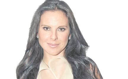 Kate firma autógrafos en foto de "El Chapo"